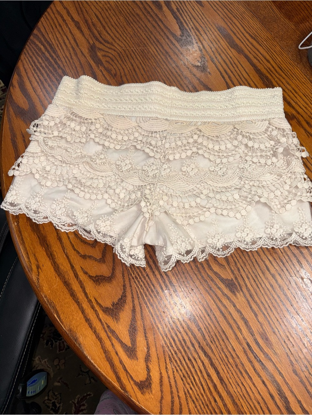 Jolt size large bohemian shorts. Wide waist band lace and embroidery see pics